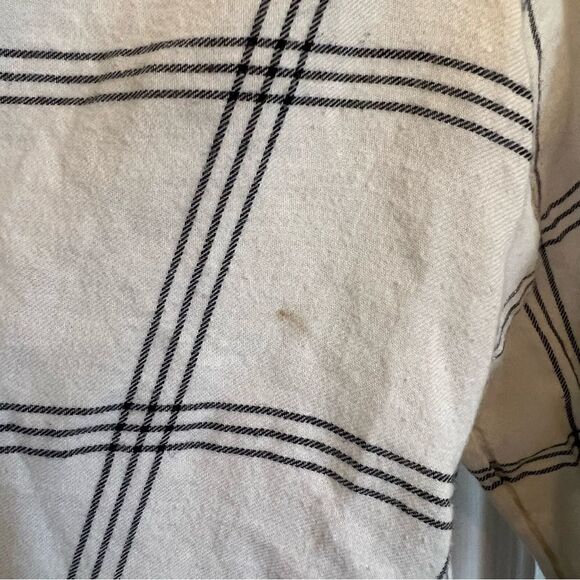 H&M White and Grey flannel top - Picture 6 of 7